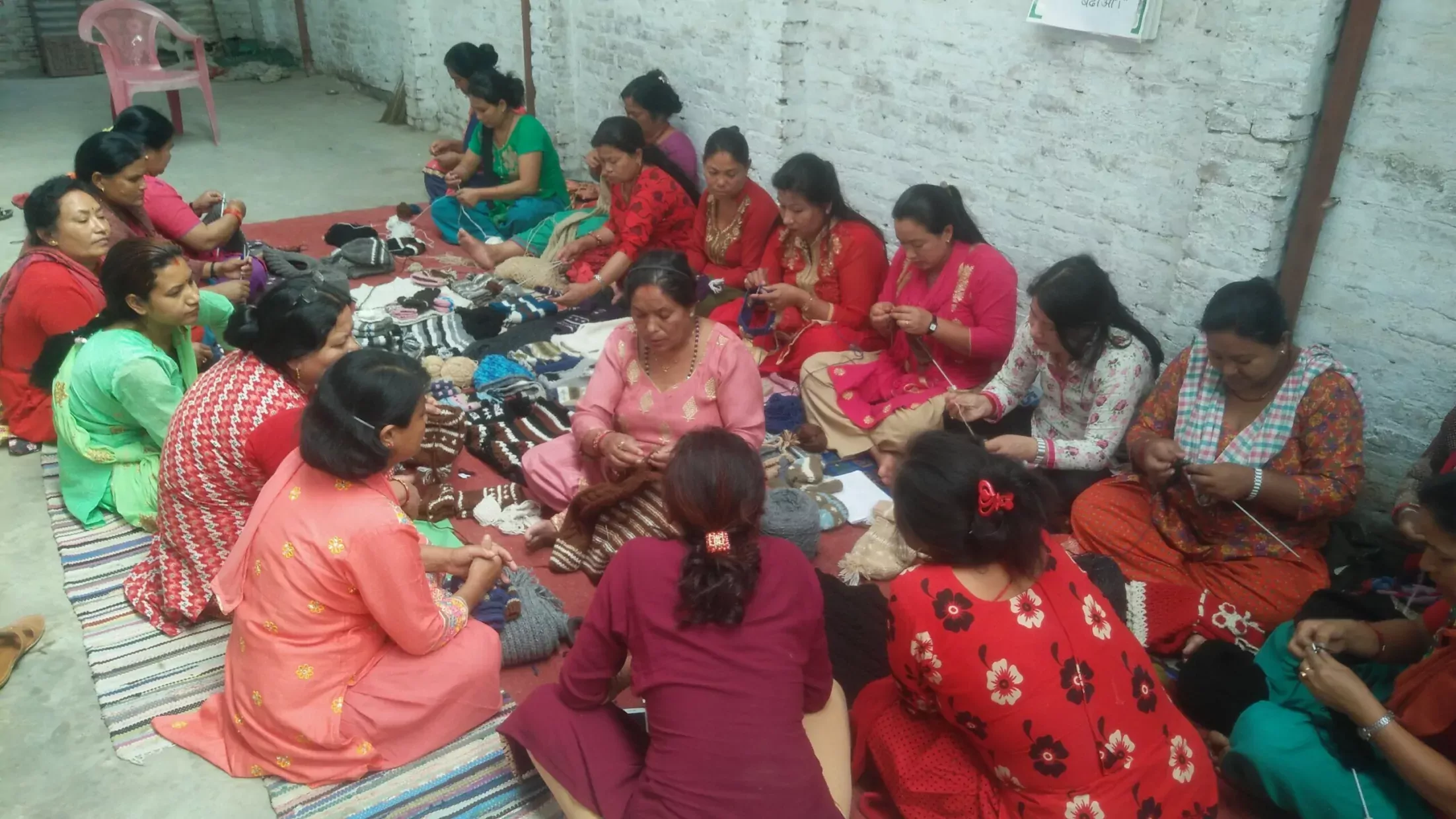Rukmani Devi Shrestha 的手工编织培训 - Rochak Handknit