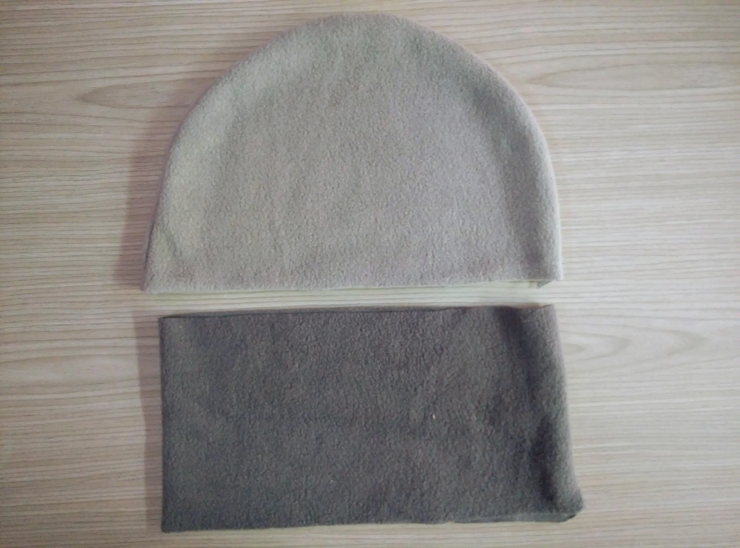 ビーニーのポリエステル裏地 - Rochak Handknit