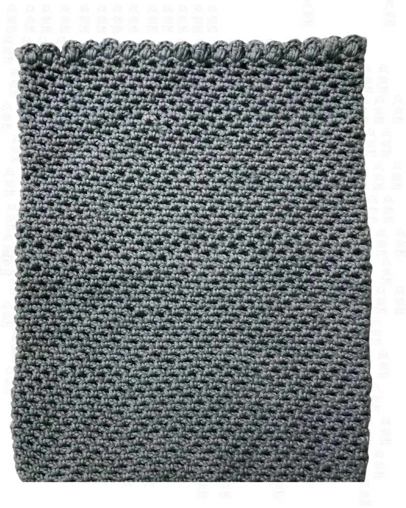 accessori lavorati a mano realizzati dalla magliaia da donna presso Rochak handknit Craft